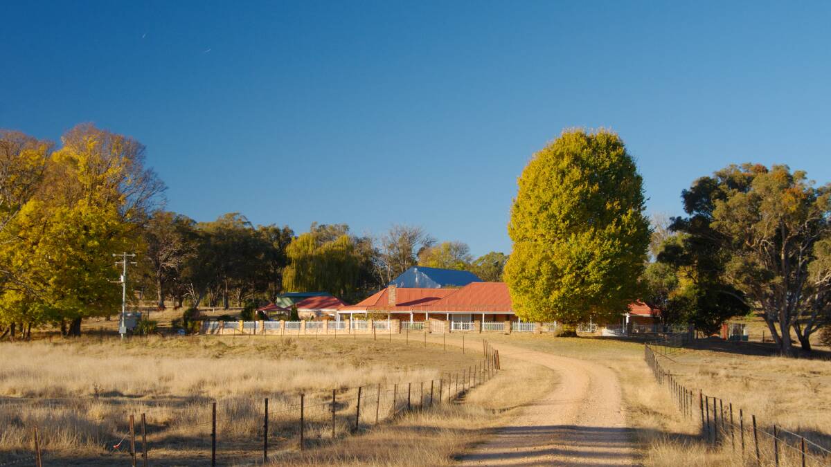 Executive rural lifestyle close to city | 1014 Boorolong Road, Armidale