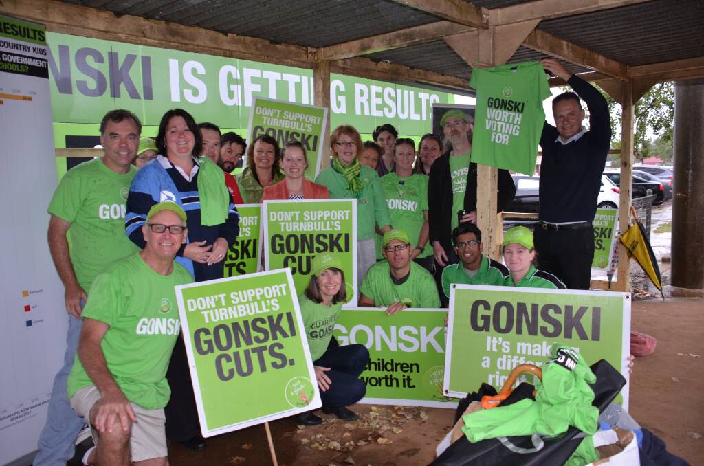 PUSH FOR GONSKI: The Glen Innes Teachers Association hosted a free coffee stand on Monday to celebrate Gonski and call on the Federal government to honour its agreement with NSW to deliver the Gonski funding package in full.