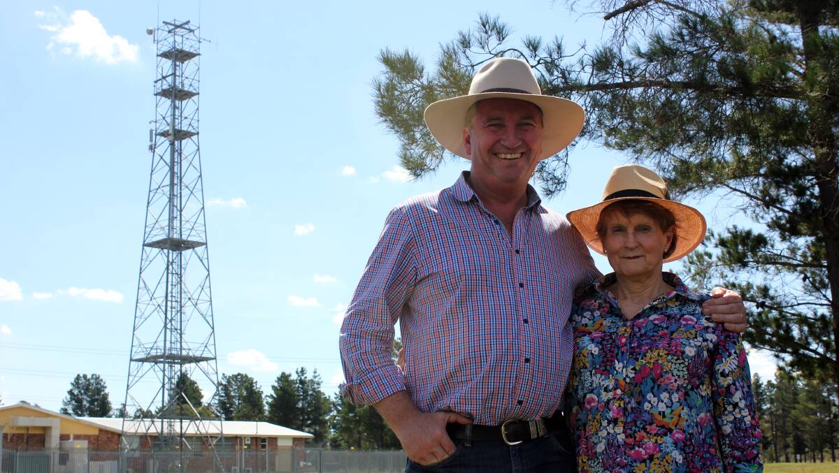 NEW TOWER: Member for New England Barnaby Joyce met with Wollomombi resident Trish McRae who has been affected by a lack of reception in her area.