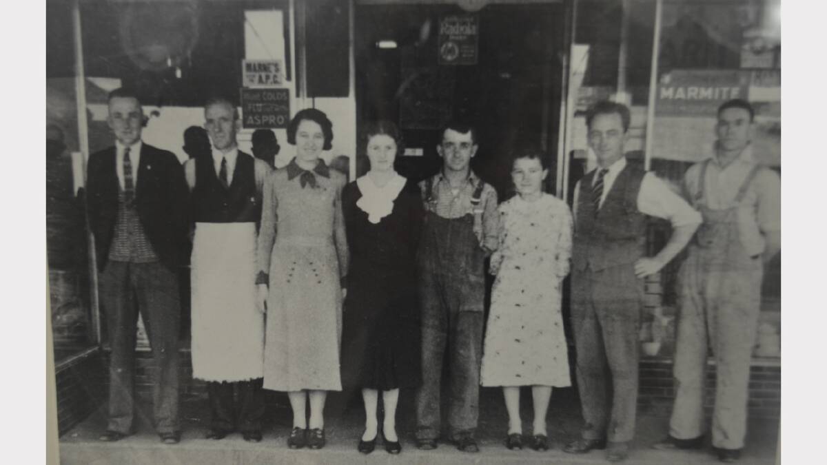 Staff 1935.
George Lea, Bill Scrimmager, Mary McRae, Eileen McGee, Keith Kennedy, Joan Burgess, LW Burgess and Bill See.