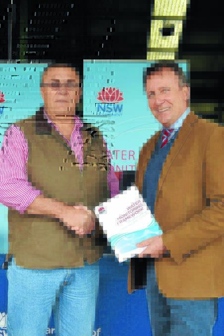NSW Lands and Water Commissioner Jock Laurie, left and NSW Minister for Natural Resources, Lands and Water, Kevin Humphries, at AgQuip this morning.