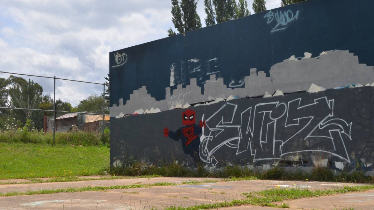 Art-felt plan to create graffiti wall