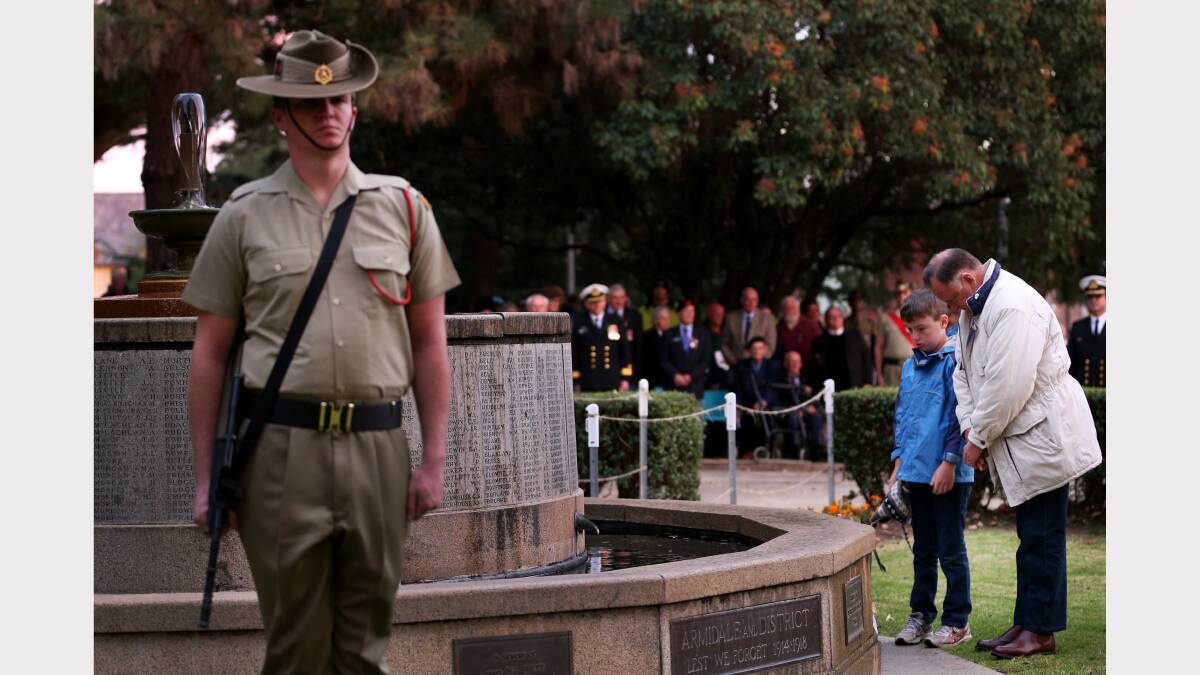 GALLERY, VIDEO: Dawn Service Central Park Memorial Fountain