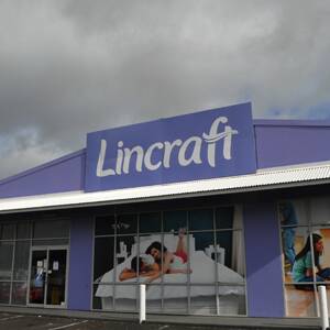Lincraft, Bing Lee and Bunnings have denied rumours they are on the verge of collapse in Armidale.