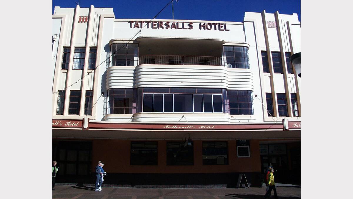 The sale of Tattersalls Hotel has been referred to the Independent Commision Against Corruption.