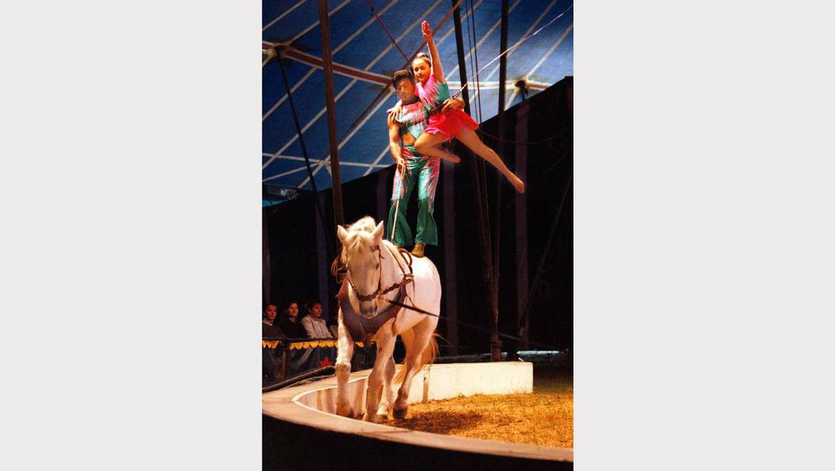 Performers in Ashton Circus 1997