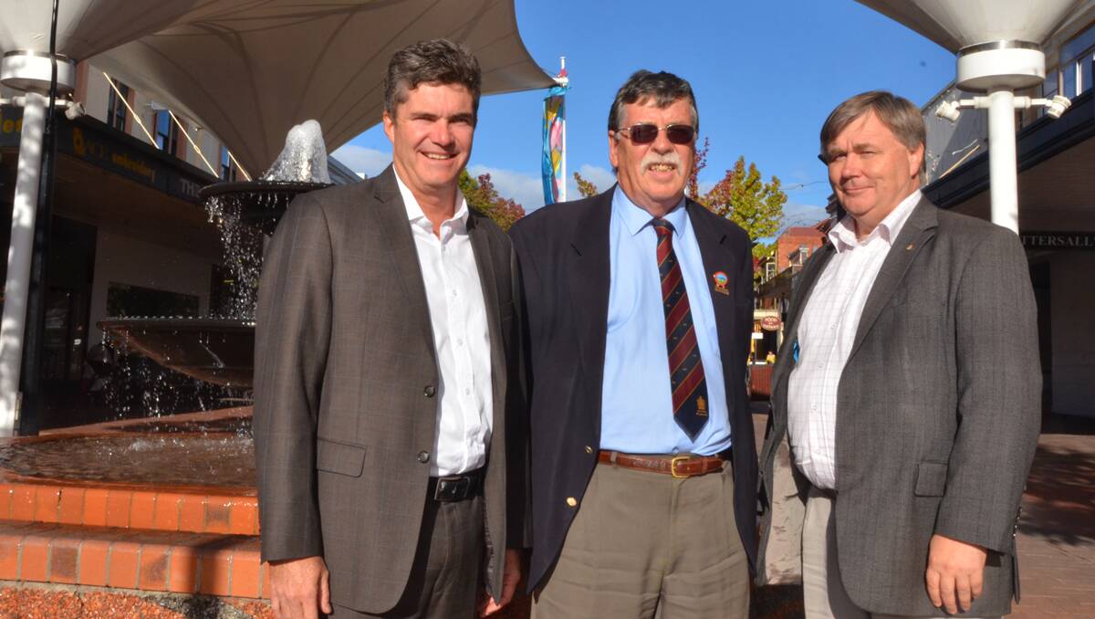 WELCOMED: Armidale Dumaresq councillor Herman Beyersdorf, centre, with Labor MLCs Steve Whan and Mick Veitch.