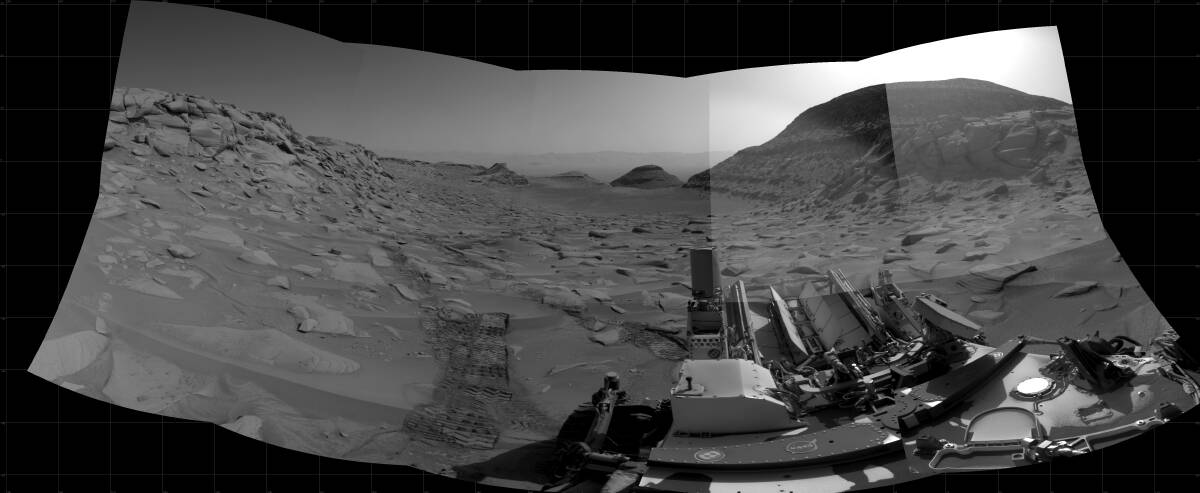 The morning panorama without added color. Picture by NASA/JPL-Caltech