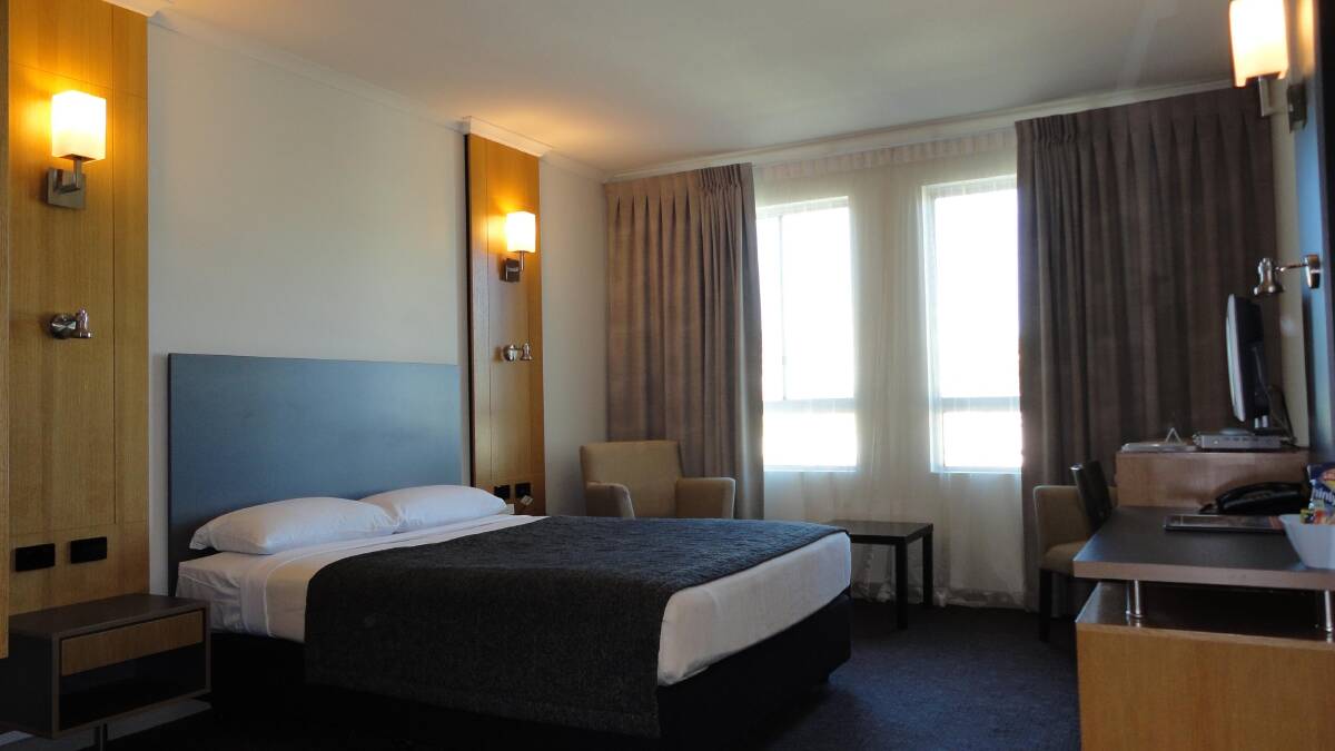 Metro Ipswich International Hotel king-double … combines style with utility. 