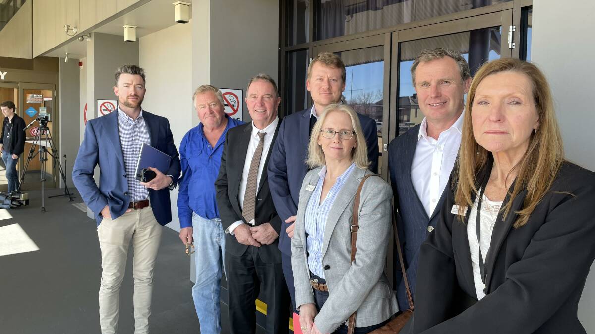 Armidale mayor Sam Coupland, second from right, is joined by other mayors, councillors and council staff from Armidale, Uralla and Walcha. Picture by Lydia Roberts
