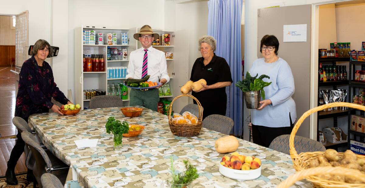$1000 grant to help serve up a hot cup of tea and the chance to learn new skills at Uralla Neighbourhood Centre with committee members Sue Dyer, Northern Tablelands MP Adam Marshall, Chairperson Catherine Gallagher and Carol Barnden.