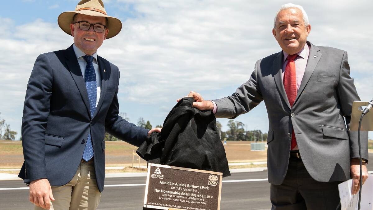 Northern Tablelands MP Adam Marshall and Armidale Regional Council Interim Administrator Viv May unveil the plaque to officially open the business park.