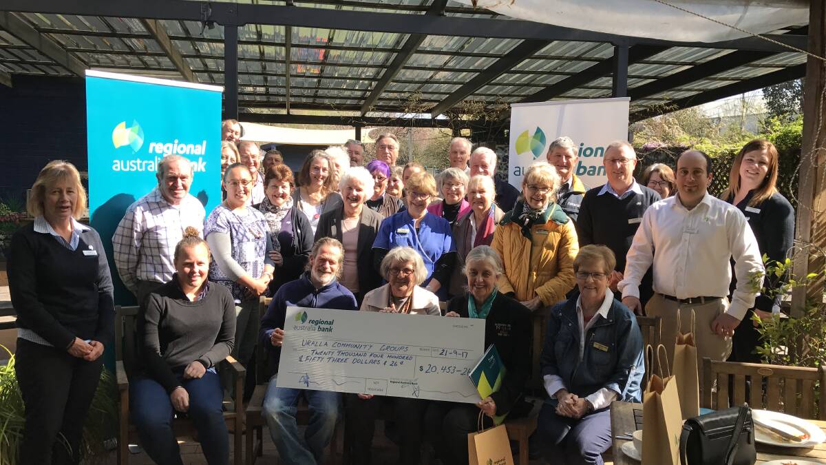 Representatives from the various community groups that received donations from Regional Australia Bank.