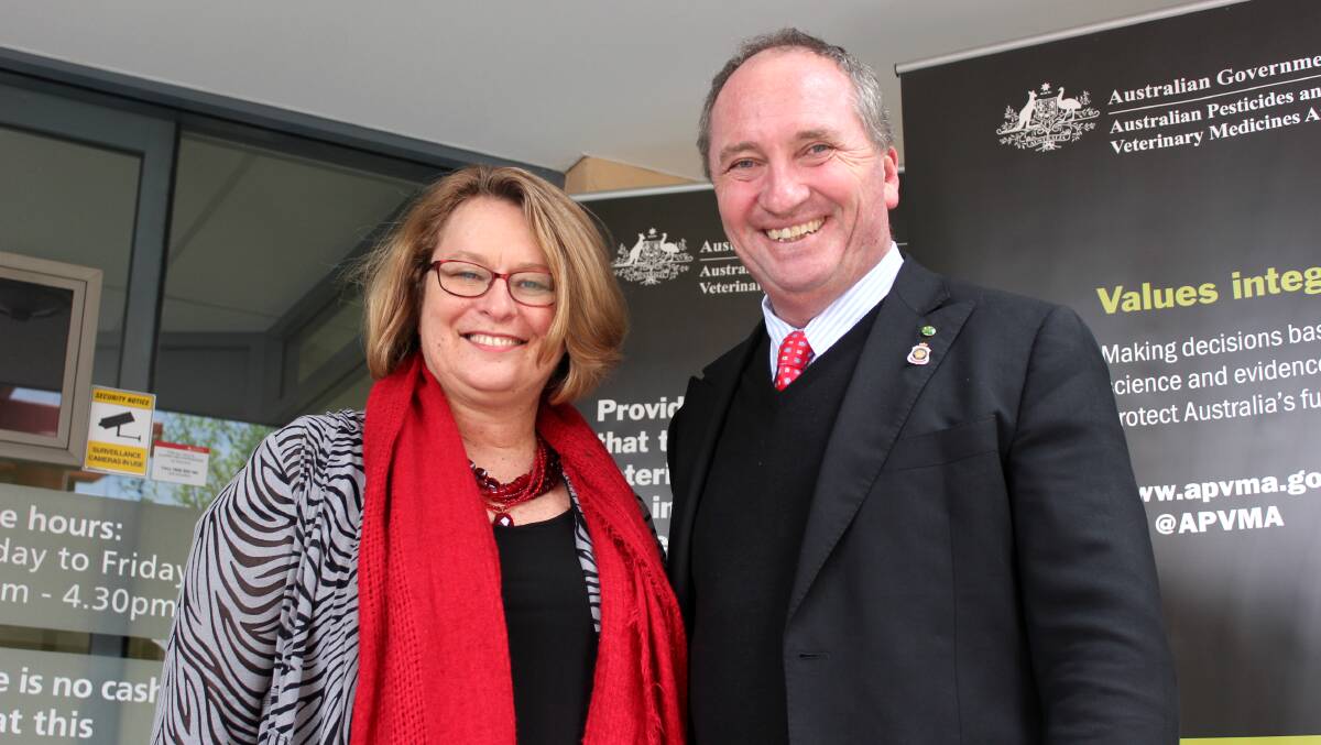 Outgoing APVMA boss Kareena Arthy and New England MP Barnaby Joyce at the opening of the interim APVMA office at Armidale in April 2017.