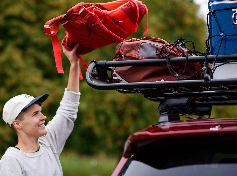 How installing a roof rack can help you while travelling
