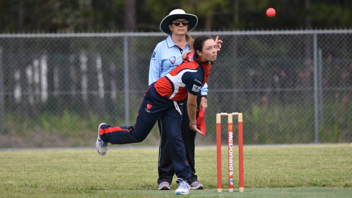 IMPACT: Armidale's Vanessa Simpson in action for Central North at the under-15 championships. Photo: Leeza Wishart.