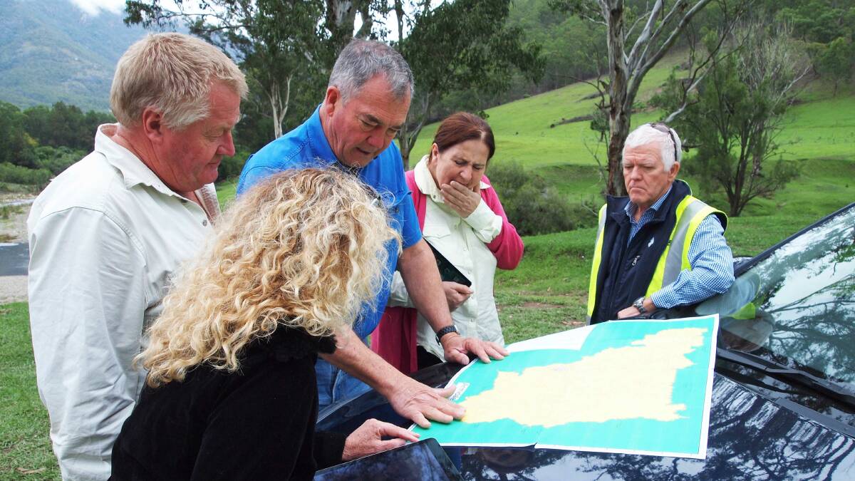 PLANNING AHEAD: Armidale Regional Council councillors look at plans for the Kempsey Road.
