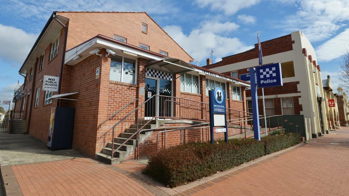 Police arrest man in relation to Armidale robbery offences