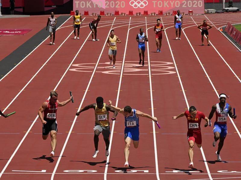 China won their Olympic 4x100 relay heat as the US bombed out.