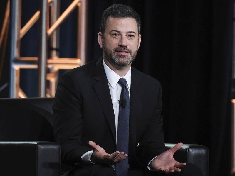 US talk show host Jimmy Kimmel has apologised for mocking First Lady Melania Trump's accent.