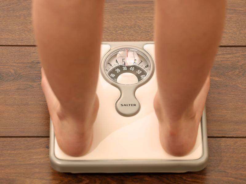 A survey of 2000 adults reveals more people are turning to social media for weight loss advice.