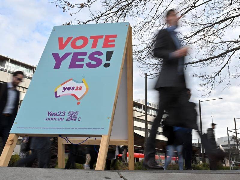 A survey shows 43 per cent of respondents plan to vote 'yes' to an Indigenous voice. (Mick Tsikas/AAP PHOTOS)