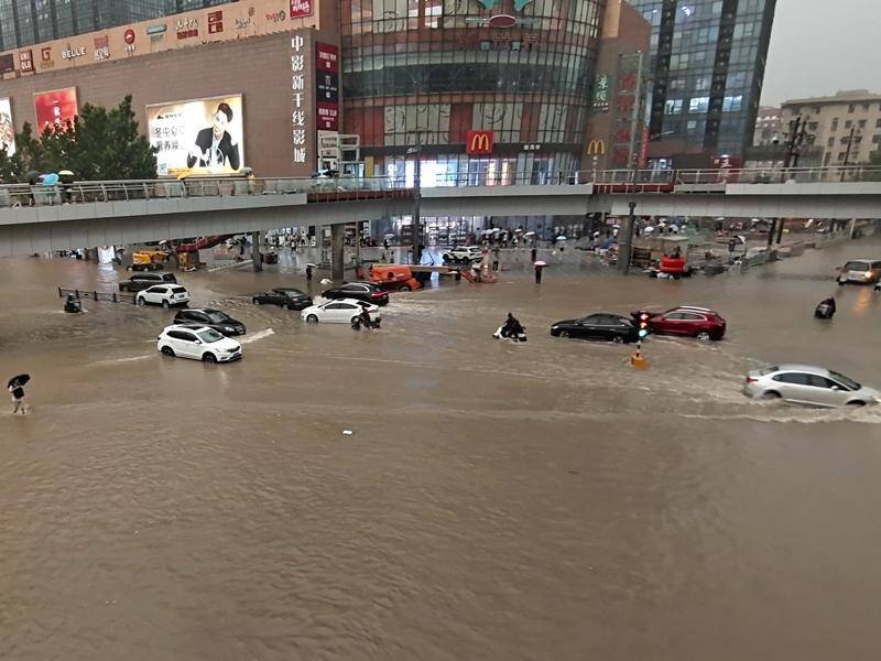 Heavy flooding has hit the central Chinese city of Zhengzhou after a deluge of rain.