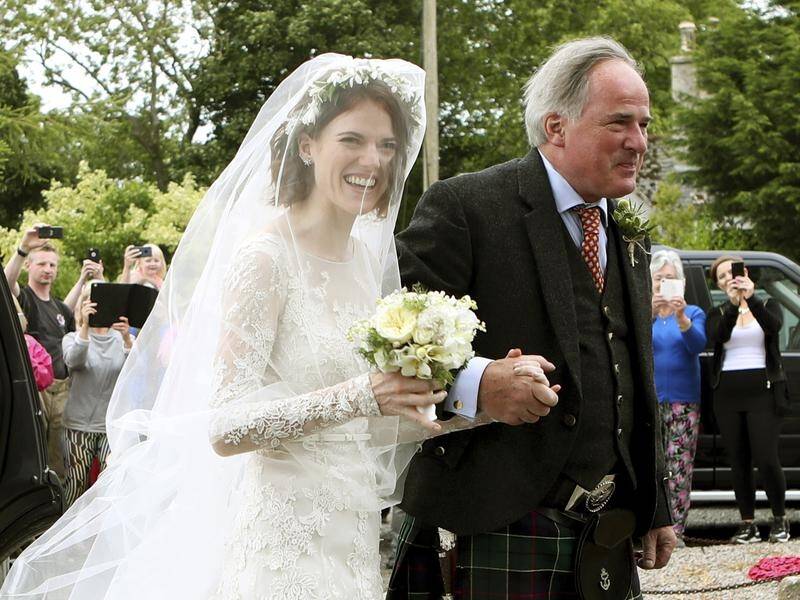 Actors Rose Leslie and Kit Harington, who met on the Game of Thrones set, have married in Scotland.