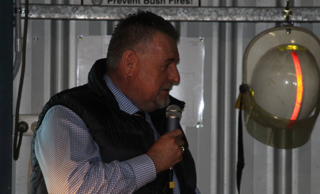 Uralla Mayor Michael Pearce addressed the meeting at the Invergowrie RFS shed on Tuesday evening.