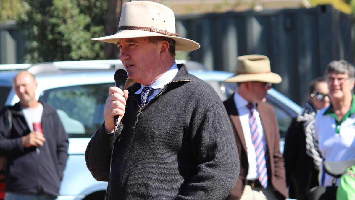Member for New England Barnaby Joyce congratulated the young archers on their achievements.