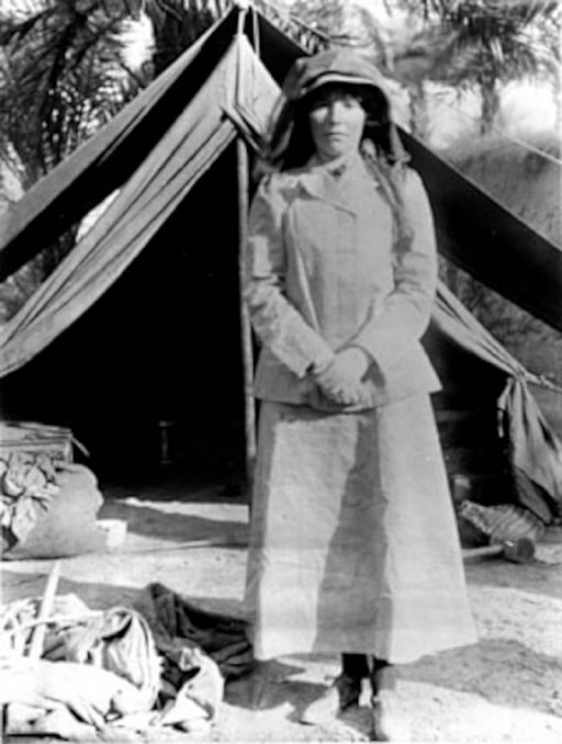 English blue stocking: Gertrude Bell, Babylon, 1909. She regarded Hugh Frewen as naive, inclined to speak tosh. Frewen had a different view.