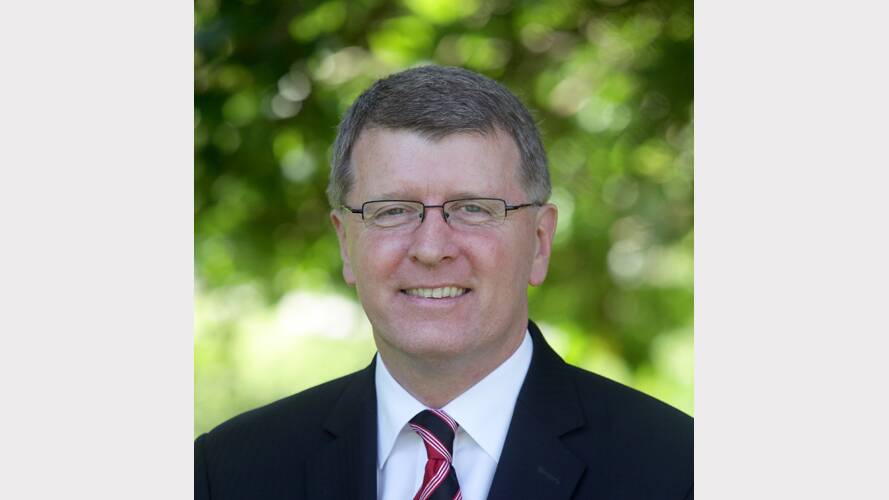 Former NSW Deputy Premier John Watkins is the new chancellor at the University of New England.